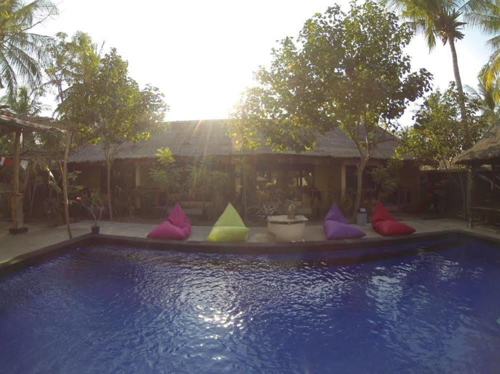 Indigenous Bungalow Gili Trawangan Bagian luar foto